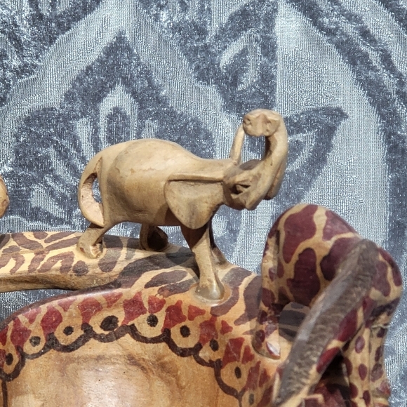Handcarved Wooden Animal African Safari Bowl - Picture 5 of 10